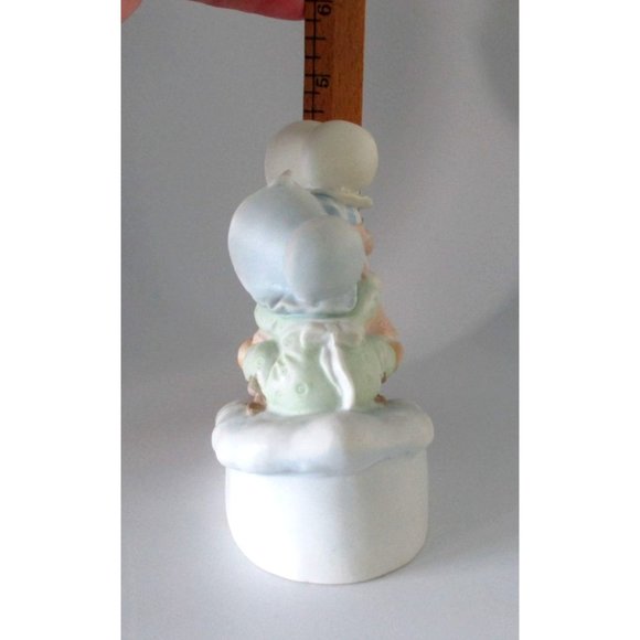 Circle of Friends Figurine A Sledding We Will Go Vintage 1993 Homco Masterpiece - Picture 5 of 6